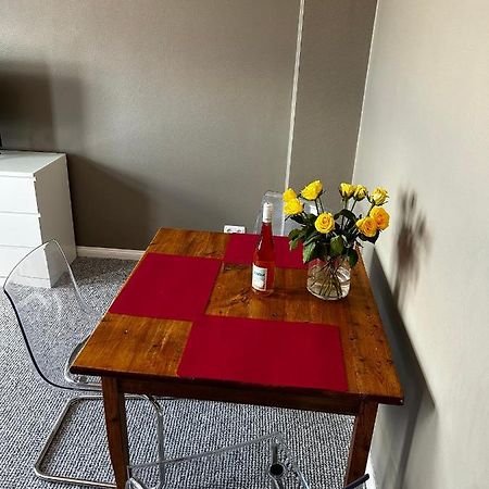 Ferienwohnung Traumhafter Altbaucharme In Zentraler Lage Kiel Exterior foto