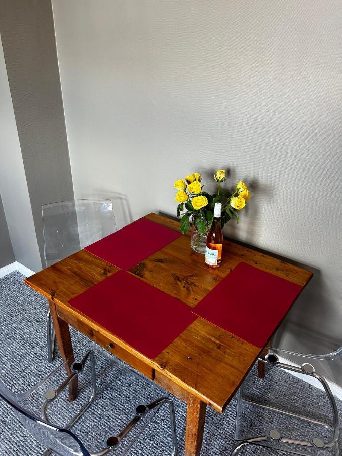 Ferienwohnung Traumhafter Altbaucharme In Zentraler Lage Kiel Exterior foto