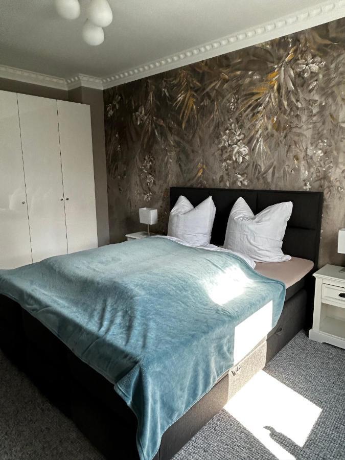 Ferienwohnung Traumhafter Altbaucharme In Zentraler Lage Kiel Exterior foto